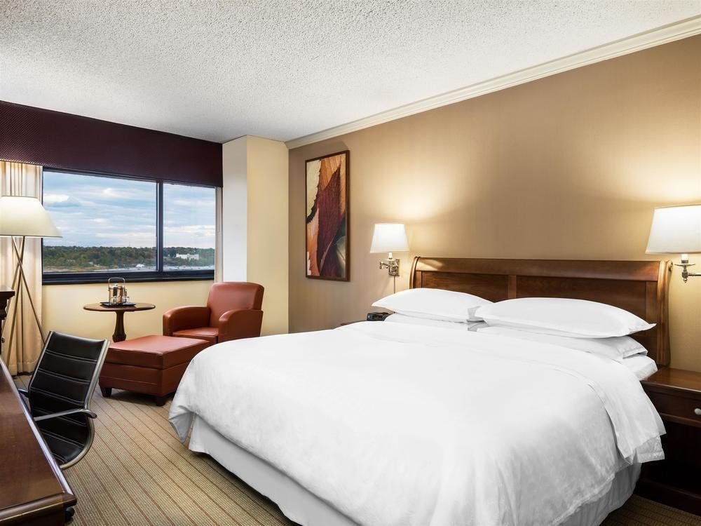 Sheraton Edison Exterior photo