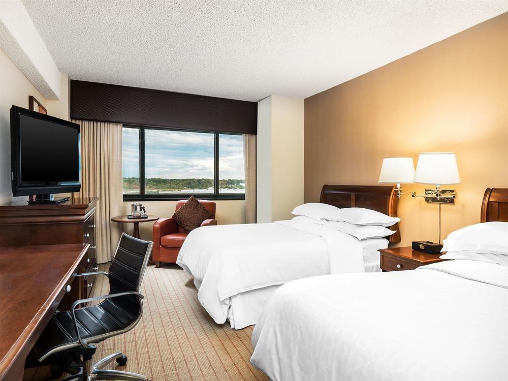 Sheraton Edison Exterior photo